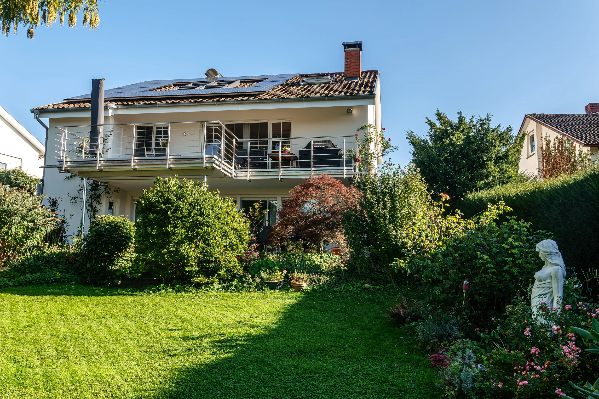 Haus Angelika mit großem Garten in sonniger Südhanglage
